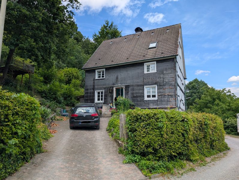 Gepflegtes Einfamilienhaus in Engelskirchen mit zusätzlichem Baugrundstück 